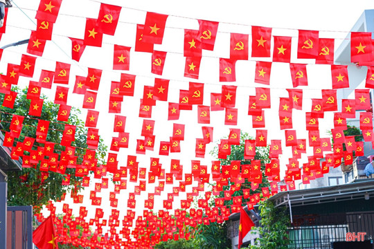 Phố phường rực rỡ cờ hoa mừng Quốc khánh 